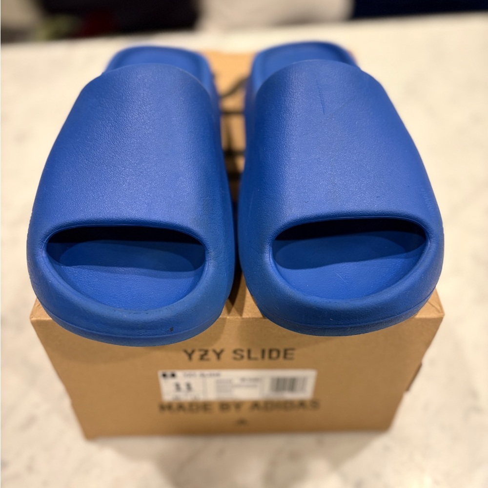 Yzy Slides, Azure, Authentic, with box, Men’s 11, Exc Cond! Barely worn!
